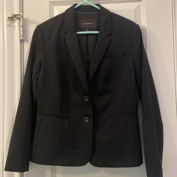 Banana Republic - classic 2 button Black Blazer - Picture 5 of 11
